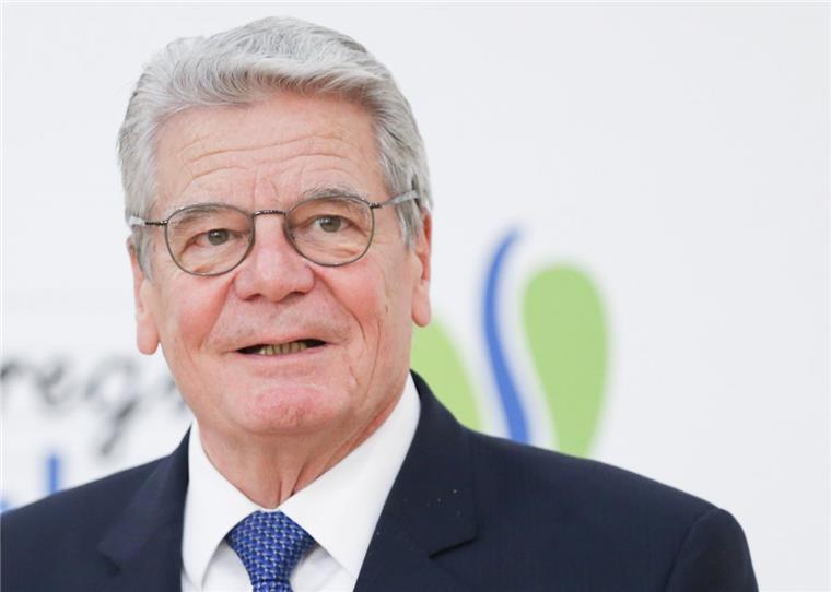 Ex-Bundespräsident Gauck mit Boot in der Ostsee gekentert Der ehemalige Bundespräsident Joachim Gauck ist an der Ostsee mit einem Boot gekentert.