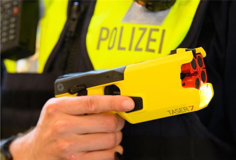 Taser-Einsätze der Polizei in Niedersachsen und Bremen Der Einsatz von Tasern ist in den Bundesländern unterschiedlich geregelt.