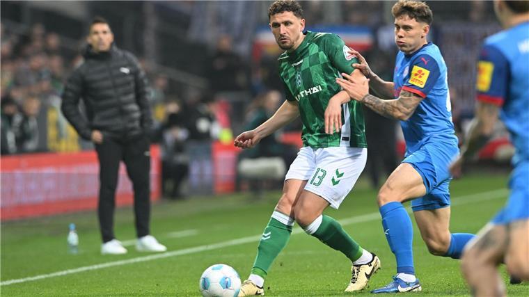 Einsatz von Werder-Abwehrspieler Veljkovic fraglich Der Einsatz von Werder-Abwehrspieler Milos Veljkovic beim VfL Bochum ist fraglich.