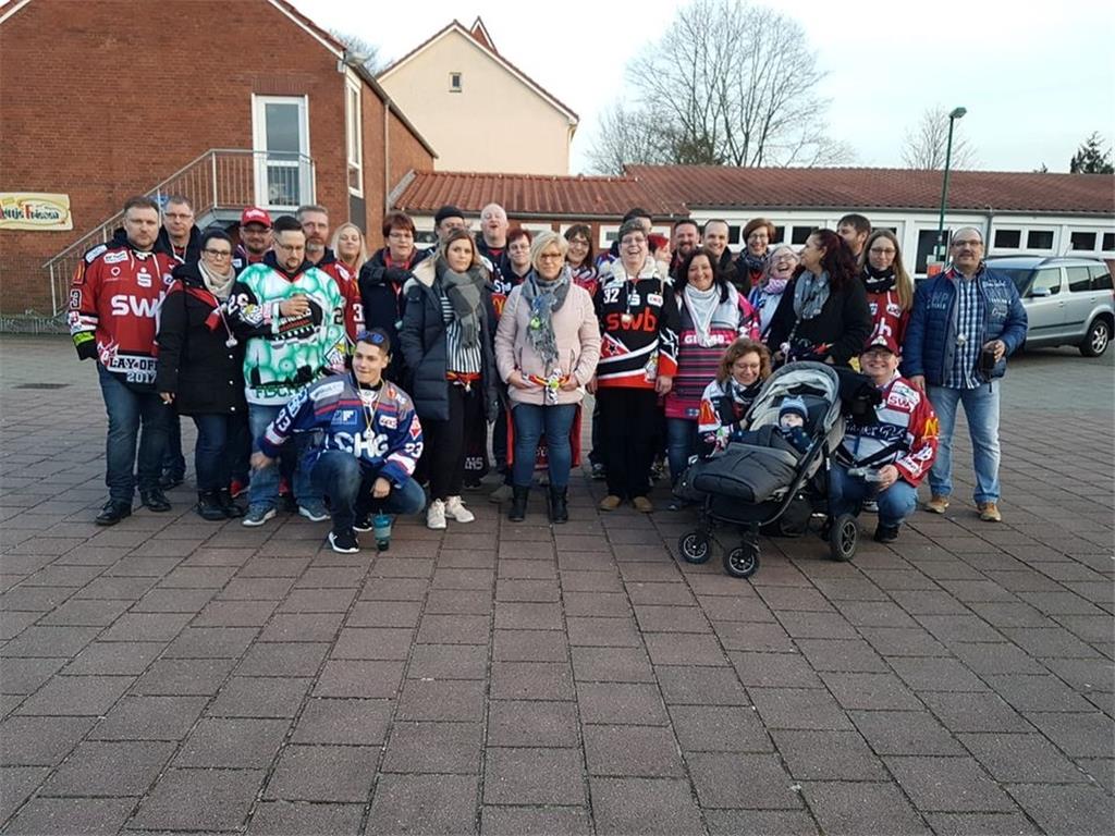 Der Eishockey Fan Club 123 geht jedes Jahr auf Tour,dieses Jahr aber leider nich...