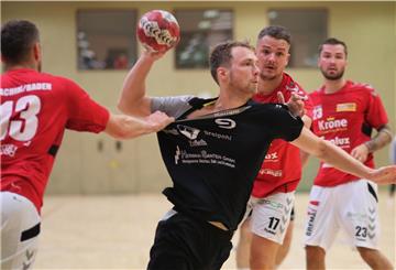 Der Elsflether TB (am Ball Ruven Rußler) wird in der Oberliga wohl erst wieder in der nächsten Saison eingreifen.