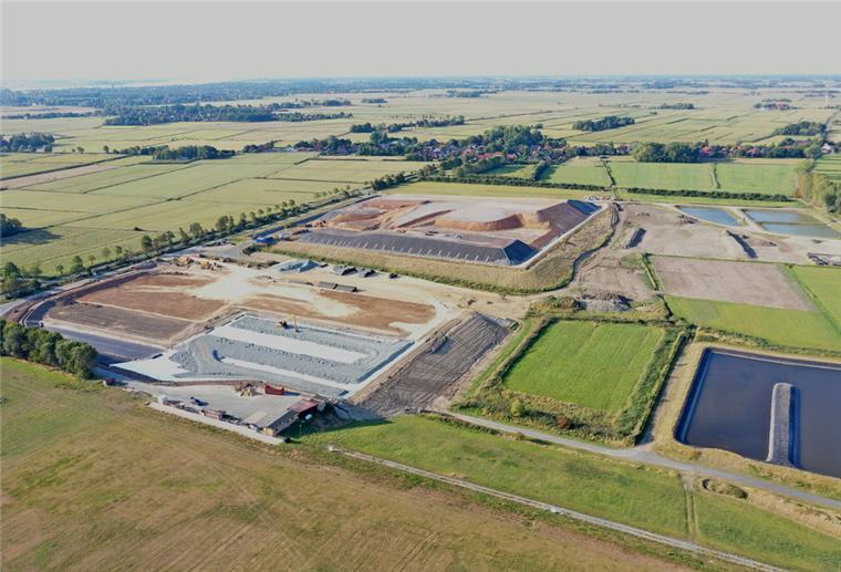 Luftaufnahme der neuen Jarofix-Deponie bei Nordenham-Schweewarden.