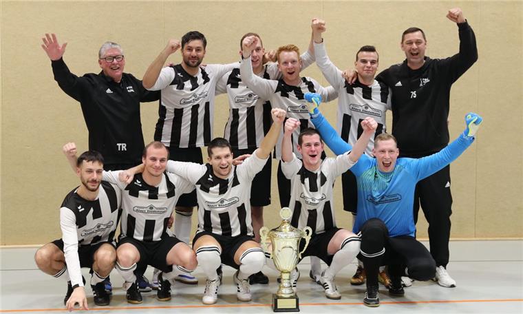 ESV Nordenham und SV Phiesewarden ärgern die Favoriten Der ESV Nordenham setzte sich im Finale gegen den SV Phiesewarden (beide 1. Kreisklasse) durch. Sie hatten im Halbfinale den Kreisligisten 1. FC Nordenham beziehungsweise Bezirksligisten TSV Abbehausen bezwungen.