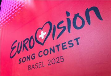 ARCHIV - 16.12.2024, Schweiz, Basel: Das Logo des Eurovision Song Contest (ESC) 2025 ist auf einem Banner zu sehen. (zu dpa: «Deutschland stimmt in zweitem ESC-Halbfinale ab») Foto: Philipp von Ditfurth/dpa +++ dpa-Bildfunk +++