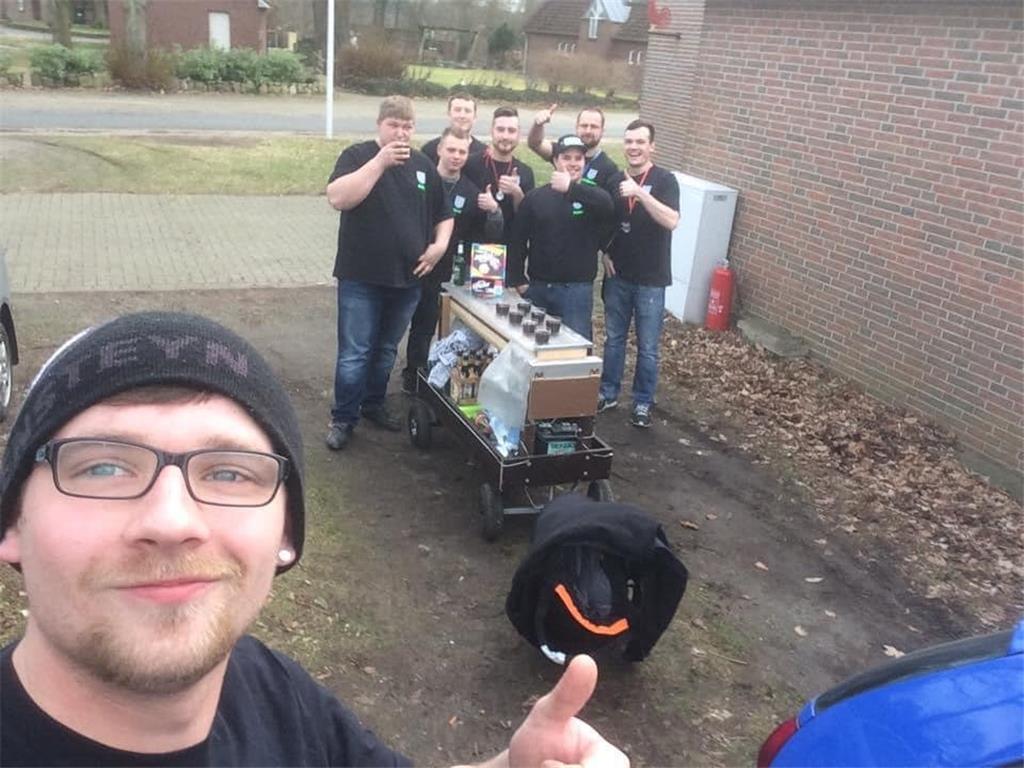 Der Facebook-Name dieses Einsenders setzt einen guten Schusspunkt für diese Gale...