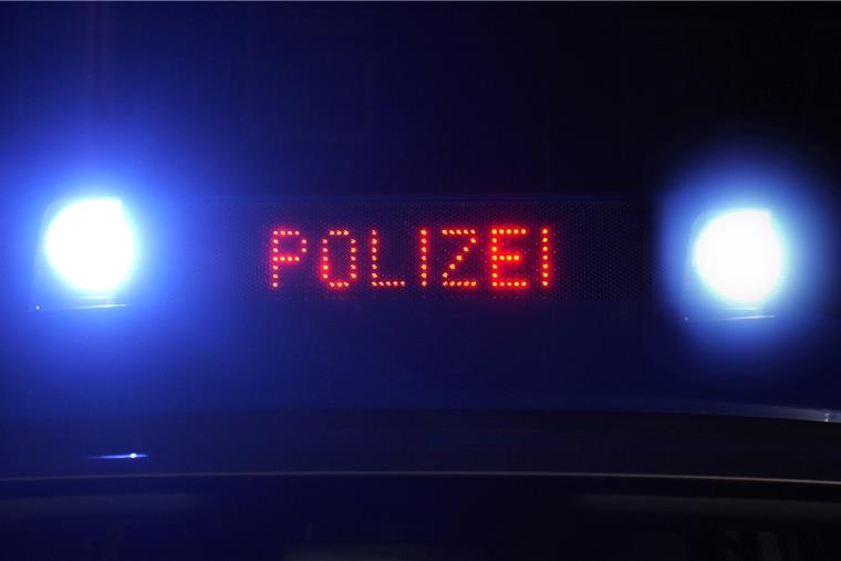 A27: Polizei zieht in Wulsdorf Kleintransporter aus dem Verkehr Der Fahrer eines Transporters wurde bei einer Kontrolle auf der A27 aus dem Verkehr gezogen.