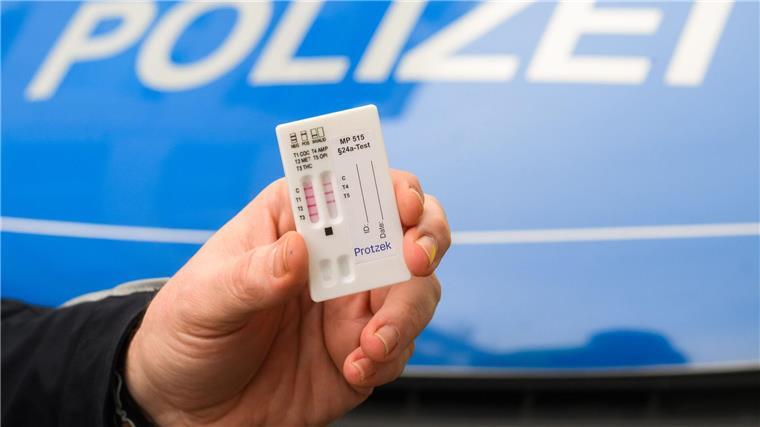 Polizei stoppt Fahrschüler - Drogentest positiv Der Fahrschüler wurde auf mehrere Drogen positiv getestet. (Symbolbild)