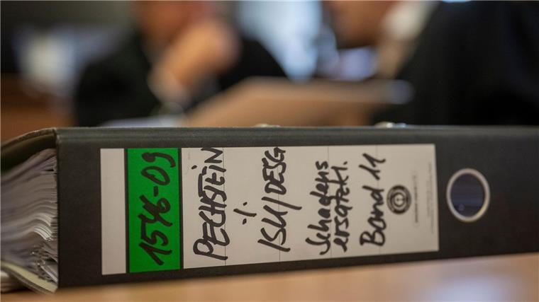 Pechsteins Justiz-Marathon geht weiter - Vergleich möglich Der Fall füllt mehrere Aktenbände.