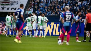 Der FC Schalke 04 musste gegen die SpVgg Greuther Fürth die nächste Niederlage hinnehmen.