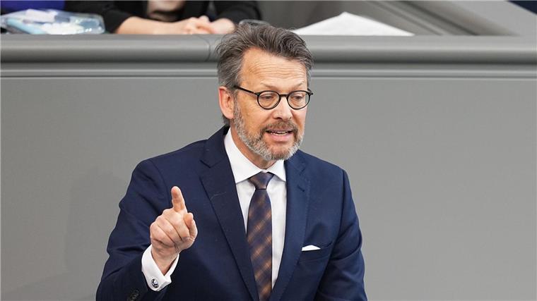 Der FDP-Haushaltsexperte Otto Fricke setzte sich angeblich gegen sechs Mitbewerber durch und wird neuer DOSB-Vorstandschef.
