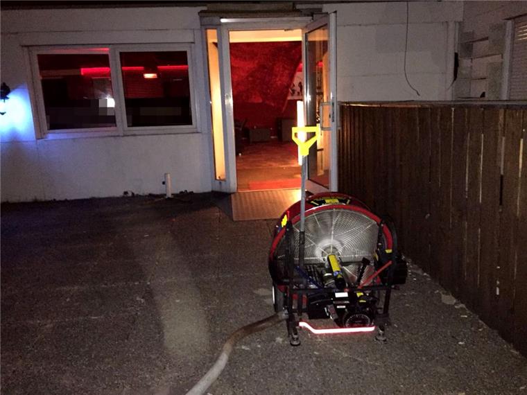 Sirenen-Lärm bei Einsatz am Spadener See: Fehler gefunden Der Fehler, der zu Sirenen im Dauermodus während des Großeinsatzes in der Spadener Shisha-Bar führte, ist gefunden worden.