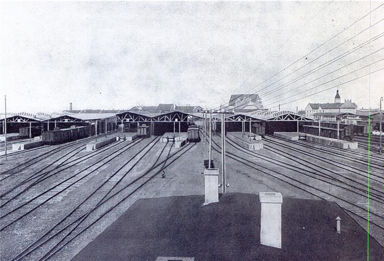 Als Bremerhaven Deutschland mit Fisch versorgte Der Fischbahnhof mit seinen Laderampen. An jedem Gleis war der Bestimmungsort angeben wie Frankfurt oder München. Das Foto stammt aus dem Jahr 1925.