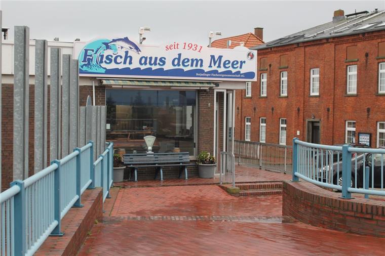Fedderwardersiel bekommt ein neues Fischrestaurant Der Fischladen soll in Fedderwardersiel nach der Übernahme weiter betrieben werden. Alle 13 Angestellten werden übernommen.