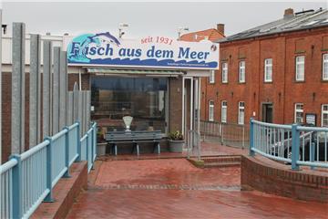 Der Fischladen soll in Fedderwardersiel nach der Übernahme weiter betrieben werden. Alle 13 Angestellten werden übernommen.