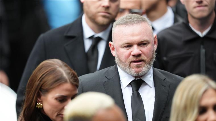 Prominente nehmen Abschied von Boxer Ricky Hatton Der frühere englische Fußball-Nationalspieler Wayne Rooney nahm Abschied von Ricky Hatton.
