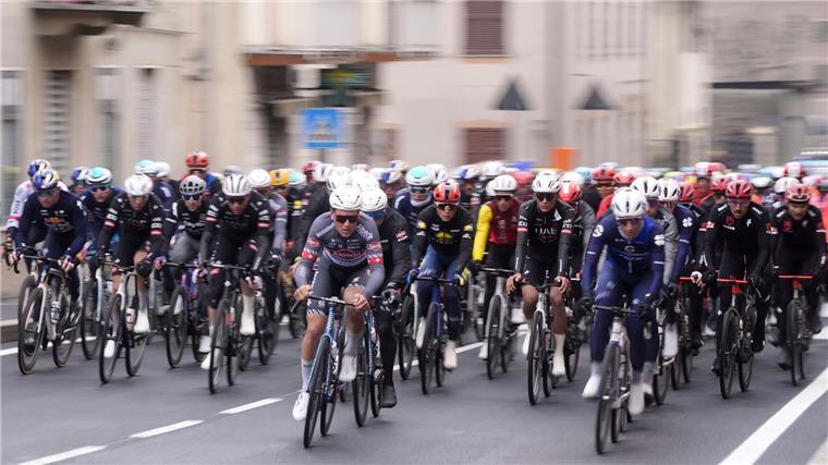 Mailand-Sanremo: Van der Poel lässt Pogacar verzweifeln Der Frühjahrsklassiker Mailand-Sanremo ist der erste Höhepunkt in der Radsport-Saison 2025.