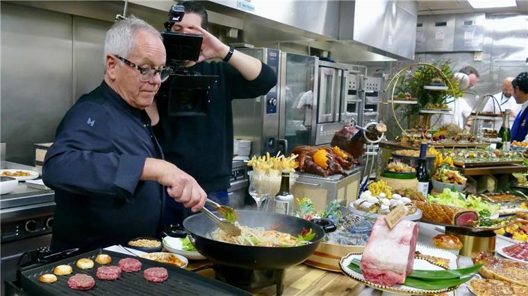 Gulasch, Gebirgsgarnelen und Strudel für die Oscar-Stars Der gebürtige Österreicher kennt die Vorlieben vieler Stars.