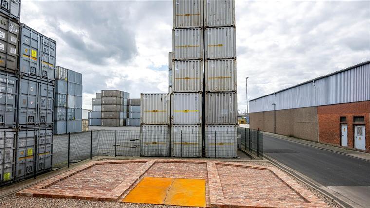 Der Gedenkort „Ulrichsschuppen“ im Waller Hafengebiet.