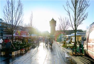 Der Geestemünder Wochenmarkt: Mit einer Vielzahl von Ständen und Angeboten ist er das Flaggschiff unter den Wochenmärkten in Bremerhaven. 