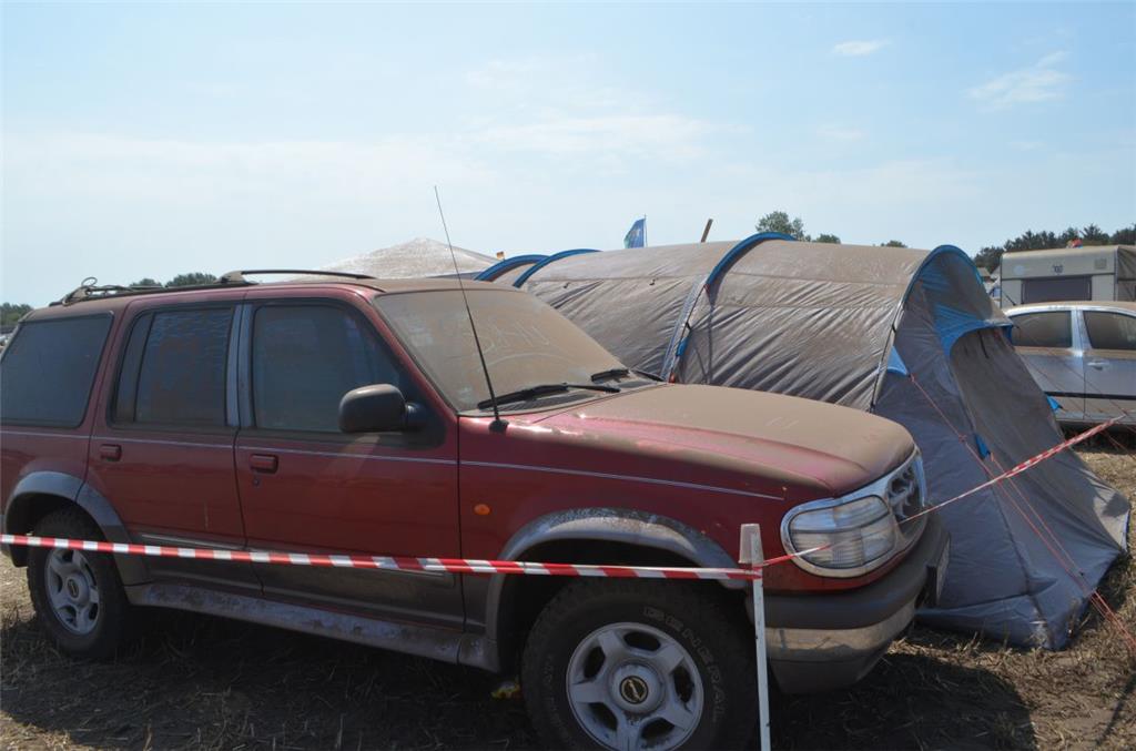 Der Geländewagen ist sicherlich nicht das erste Mal so dreckig. Foto: Overschmid...