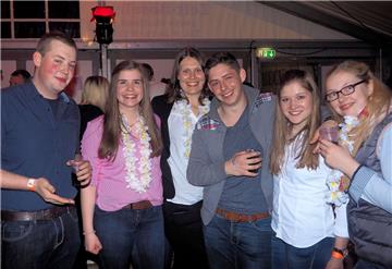 Der gesamte Landkreis feiert in der Gemeinde Hagen: Auch Geestland war stark vertreten beim Wilden Wersab(ä)er Weidenfest.  Foto Stehn