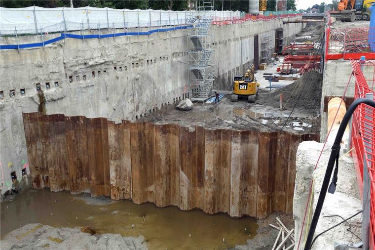 Der Bremerhavener Hafentunnel wird noch teurer Der Hafentunnel wird noch teurer. Nachdem bereits im vergangenen Jahr massive Kostensteigerungen bekannt geworden waren, kletterten nun die Mehrkosten auf 21,8 Millionen Euro.
