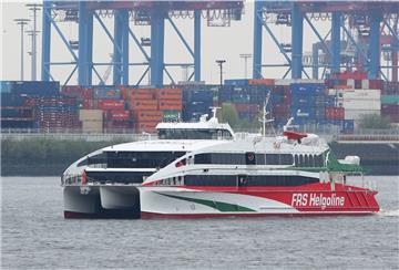 Der „Halunder Jet“ startet verspätet in die neue Helgoland-Saison.