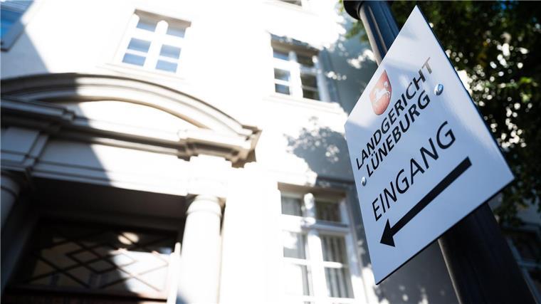 Revision gegen Lüneburger Urteil zu Visa-Verkäufen eingelegt Der Hauptangeklagte im Lüneburger Prozess um Aufenthaltstitel gegen Bezahlung hat Revision gegen das Urteil eingelegt. (Symbolbild)