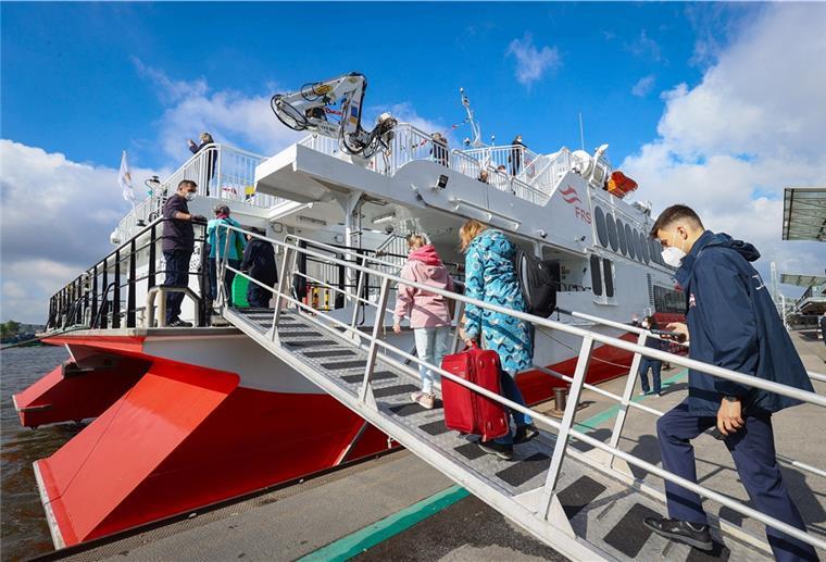 Helgoland-Katamaran startet in neue Saison Der Helgoland-Katamaran startet am Freitag in die neue Saison.