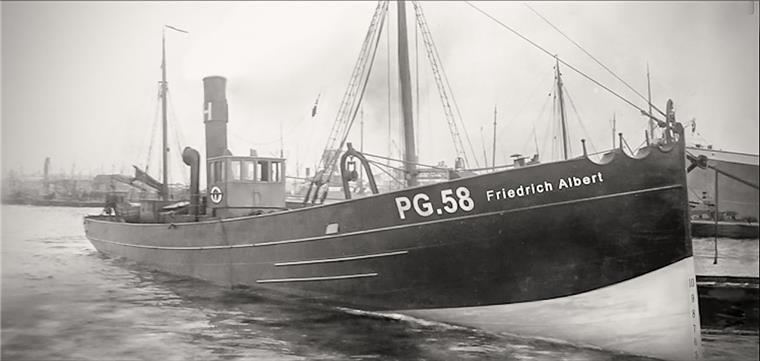 Seeleute 1903 gerettet: Filmemacher sucht Nachfahren in Bremerhaven Der Heringsdampfer „Friedrich Albert“ aus Geestemünde. Die Schicksalsfahrt begann am 13. Januar 1903. Das Schiff strandete sechs Tage später vor Island. Nach der Rettung von neun der zwölf Mann Besatzung nach einem qualvollen elftägigen Irrmarsch wurden in der Einöde Schutzhütten gebaut und Wegweiser aufgestellt.