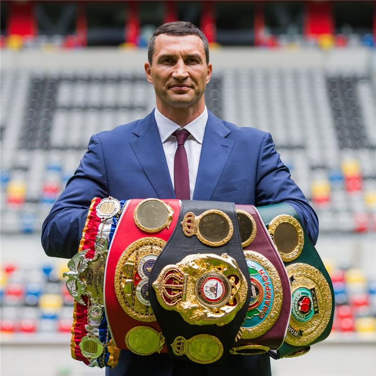 Zahl des Tages: 40 Der Herr der vielen Gürtel: Box-Weltmeister Wladimir Klitschko. Foto Vennenbernd/dpa