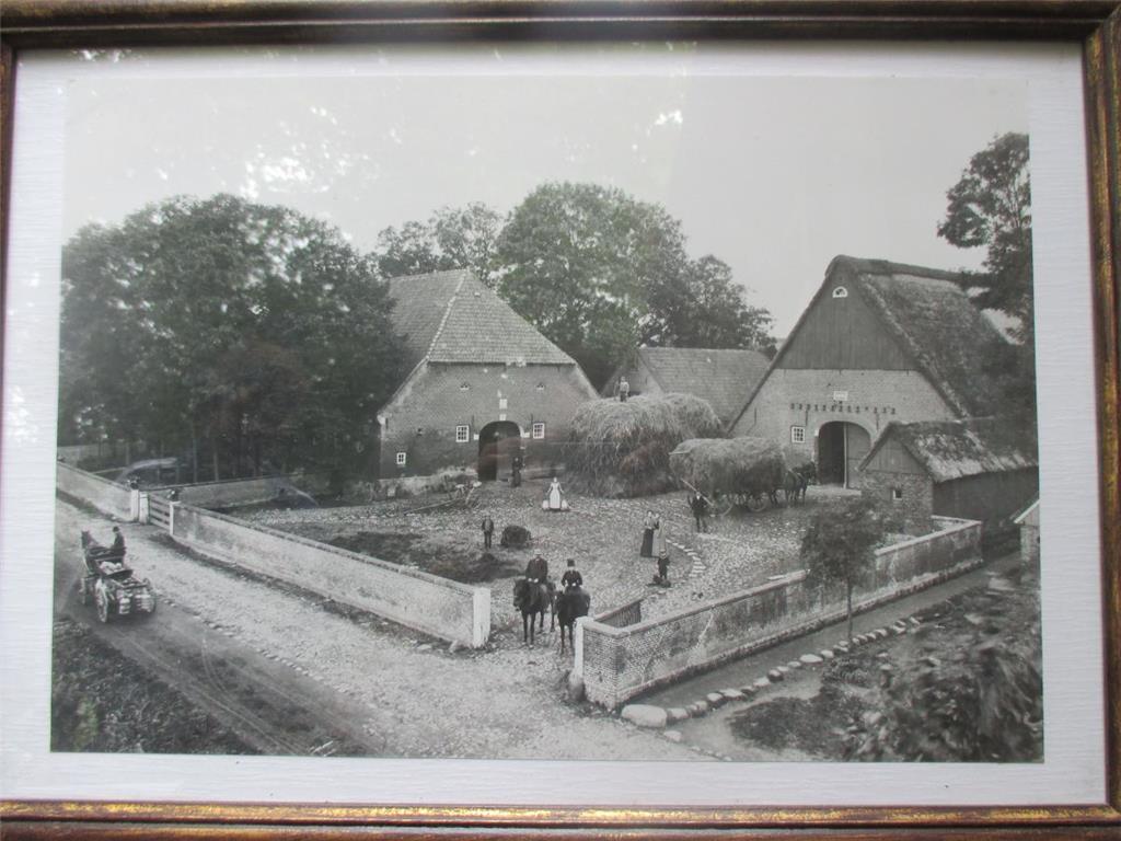 Der Hof Sibberns - heute Kracke - an der Morgensternstraße 12 um 1900: Erbaut 18...