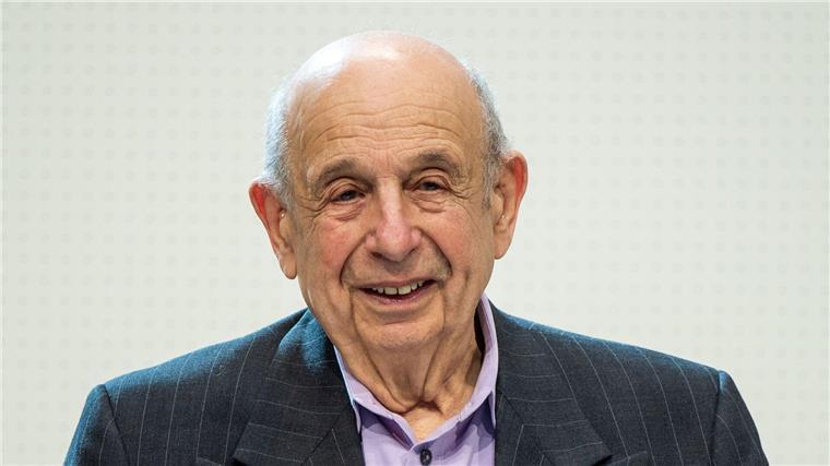 Holocaust-Überlebender Guy Stern mit 101 gestorben Der Holocaust-Überlebende Guy Stern im Mai 2019 als Gast im niedersächsischen Landtag.