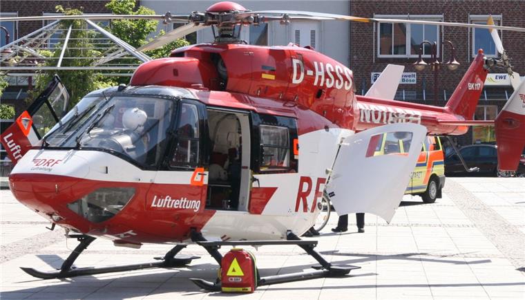 Rettungshubschrauber landet versehentlich vor alter Nordenhamer Klinik Der Hubschrauber "Christoph Weser", hier auf einem Archivbild, ist am Freitag vor der falschen Klinik in Nordenham gelandet.