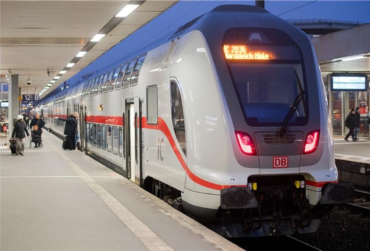 Bremerhaven: Die Bahn schickt modernen IC 2 Der IC 2 der Deutschen Bahn steuert ab 2021 Bremerhaven an.