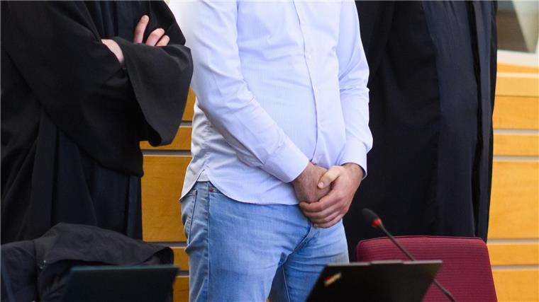 Angehörige von angeklagtem Staatsanwalt als Zeugen erwartet Der in Untersuchungshaft sitzende Staatsanwalt bestreitet, Behörden-Interna gegen Geld an eine Bande von Kokainhändlern weitergegeben zu haben. (Archivbild)