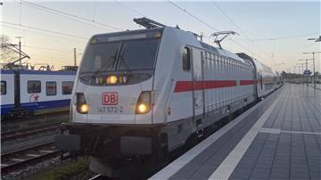 Der Intercity ist zwischen Bremerhaven und Köln mit einem modernen Doppelstock-Fuhrpark unterwegs.