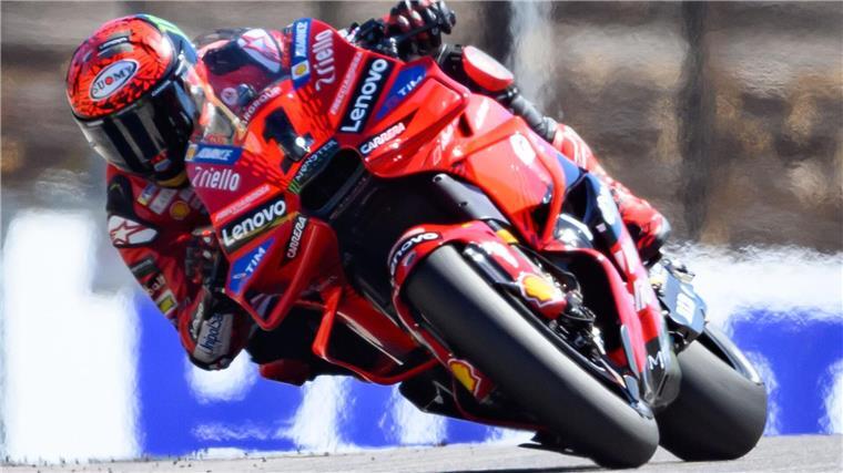 Sachsenring: Lokalmatadoren bei Zuschauerrekord chancenlos Der Italiener Francesco Bagnaia hat das Rennen auf dem Sachsenring für sich entschieden.