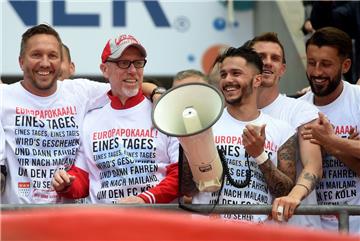 Der Jubel beim 1. FC Köln (hier nach dem Einzug in den UEFA-Cup) fiel nach dem 1:1 gegen Steinbach eher mager aus.