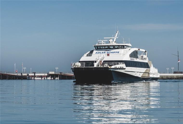 Von Cuxhaven nach Sylt in zweieinhalb Stunden: Dieser Katamaran machts möglich Der Katamaran „MS Adler Cat“ fährt in der Saison freitags und sonnabends von Cuxhaven nach Sylt.