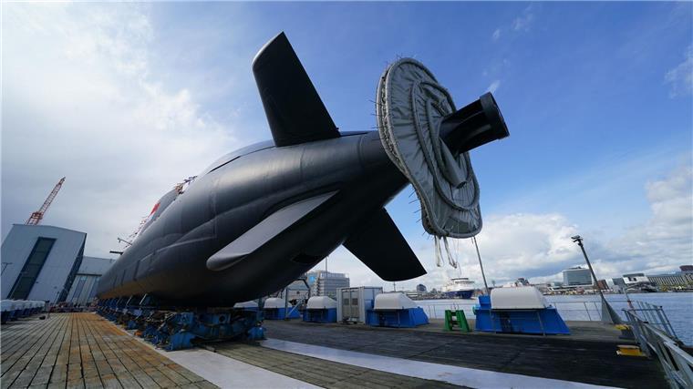 Ökonom befürwortet Bundeseinstieg bei U-Boot-Werft TKMS Der Kieler Ökonom Moritz Schularick befürwortet einen Einstieg des Bundes beim U-Boot-Bauer. (Archivbild)