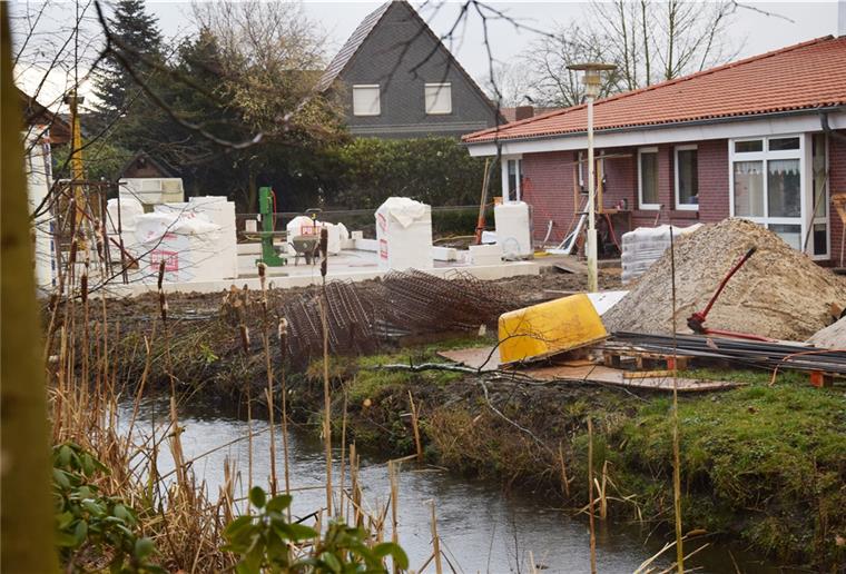 Gemeinde Butjadingen informiert über Bauprojekte Der Kindergarten in Stollhamm erhält einen Anbau. Das Fundament ist bereits fertig. Foto: Kühnemuth