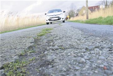 Der Kirchweg in Waddens gehört zu den Wegen, die im Zuge der geplanten Flurbereinigung ausgebaut werden sollen.