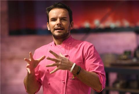 Der Koch Steffen Henssler betreibt die „Ahoi“-Restaurants.