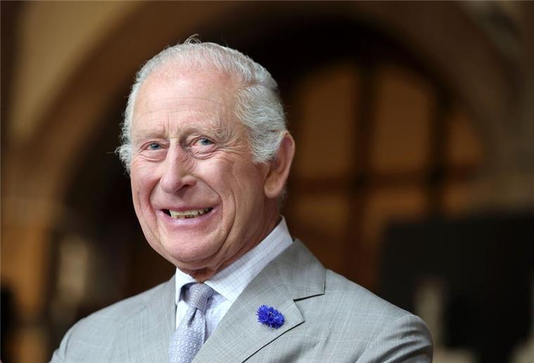 Geschenkliste: König Charles bekam Rolls-Royce zur Krönung Der König bekam unter anderem DVDs, ein Insektenhotel und ein Luxusauto.