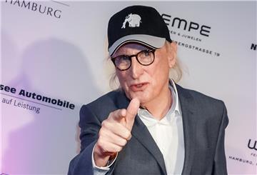 Der Komiker Otto Waalkes steht bei der Premiere des Films «James Bond 007: Keine Zeit zu sterben