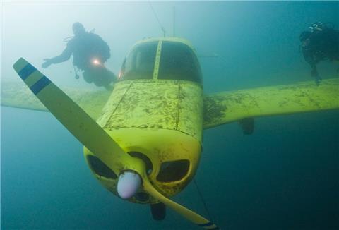 Flugzeug im Kreidesee