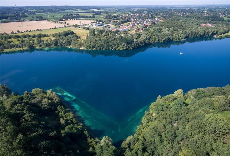 Tauchunfall am Kreidesee: Frau (44) kommt mit Hubschrauber in Klinik Der Kreidesee ist ein beliebtes Ziel für Taucher. Allerdings kommt es immer wieder zu Unfällen.