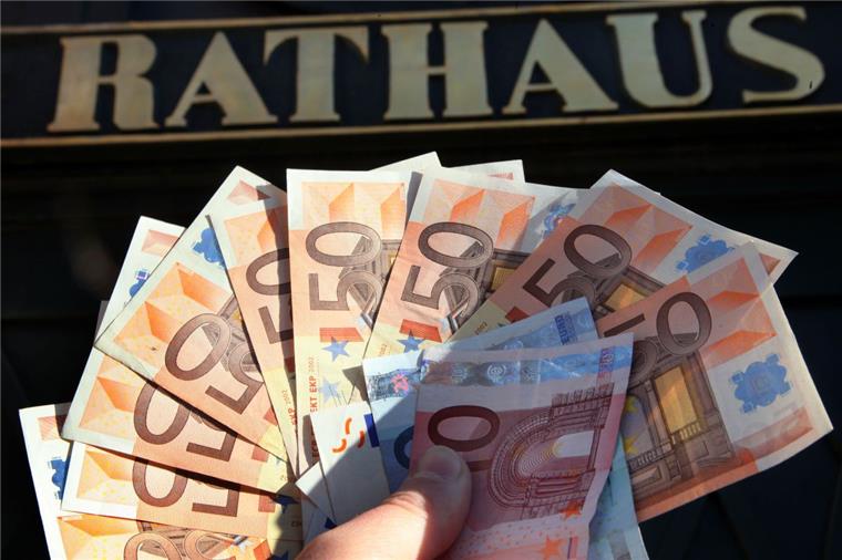 Der Kreis Cuxhaven macht die Börse auf: Weil der Etat einen Überschuss von 10 Millionen Euro aufweist, bekommen die Gemeinden mehr Geld.
