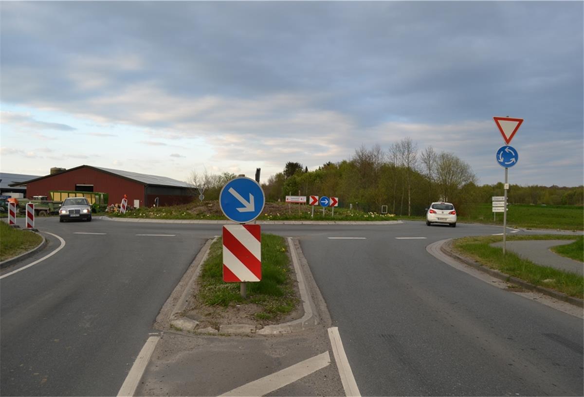 Der Kreisel am Gewerbegebiet Lox Park nahe der Autobahnabfahrt Stotel soll in diesem Jahr von Grund auf saniert werden.